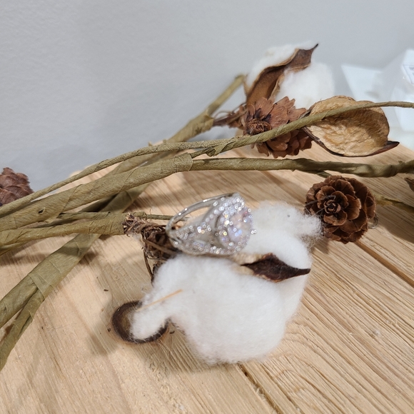 🤍🤍NEW🤍🤍BREATHTAKING!! WOW FACTOR!! CZ Silver Plated Ring🤍🤍 - Picture 15 of 16